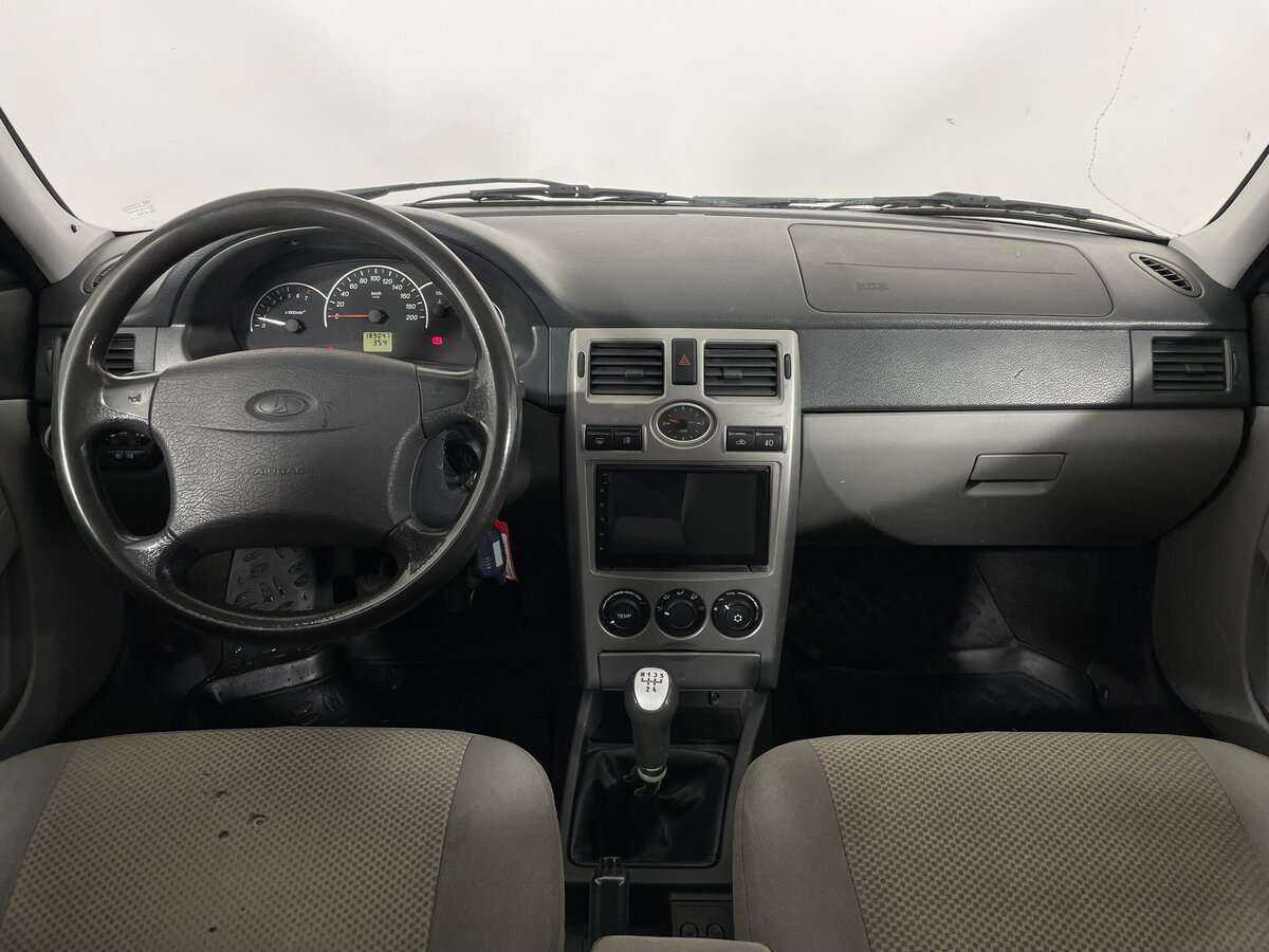 Lada (ВАЗ) Priora с пробегом — 2012 год. Фото: #8