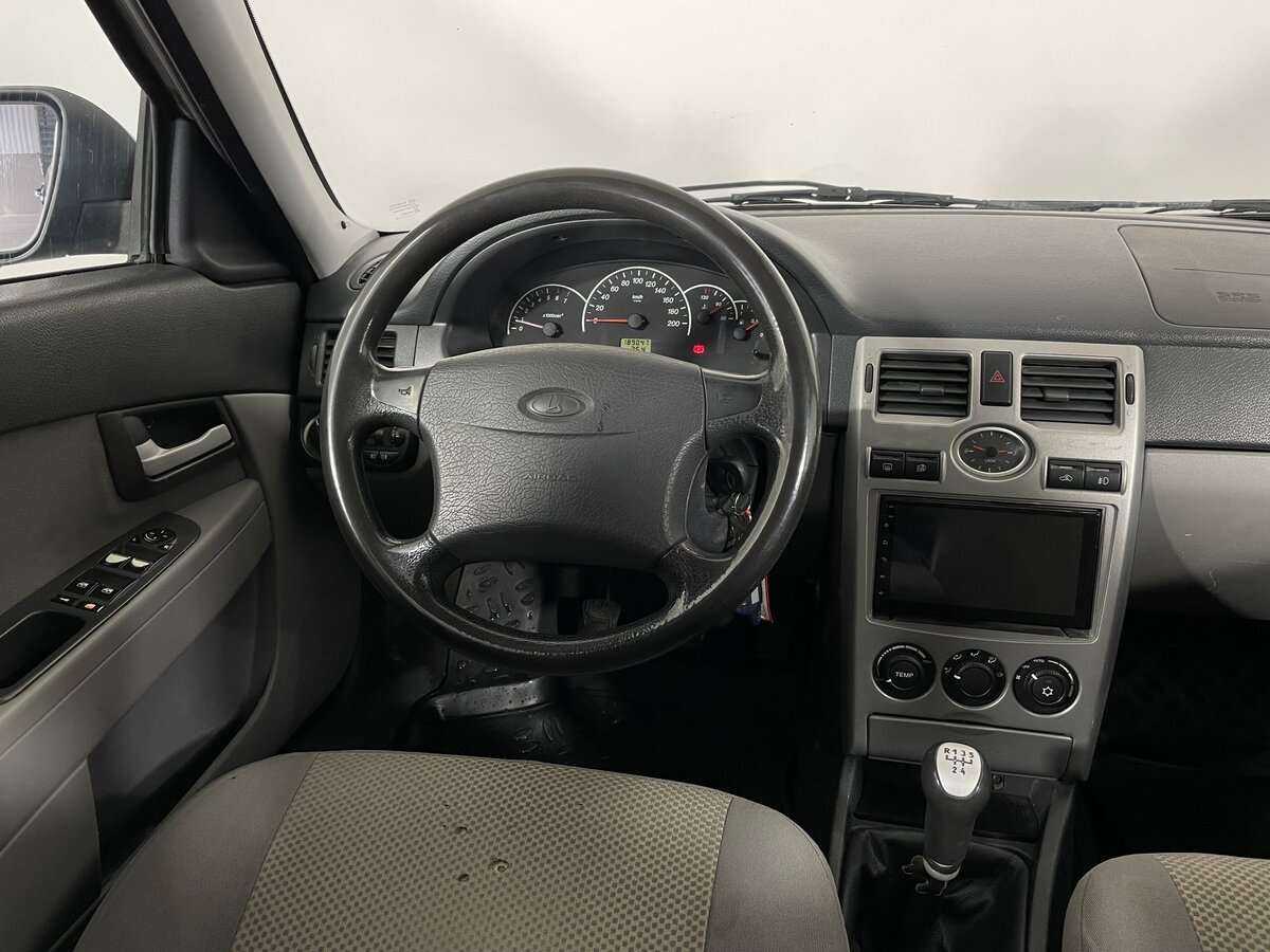 Lada (ВАЗ) Priora с пробегом — 2012 год. Фото: #9