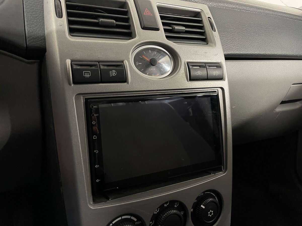 Lada (ВАЗ) Priora с пробегом — 2012 год. Фото: #12