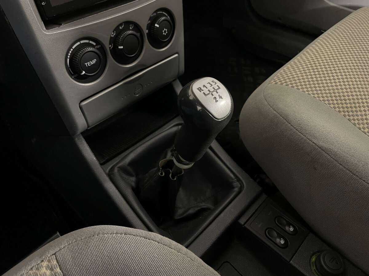 Lada (ВАЗ) Priora с пробегом — 2012 год. Фото: #16