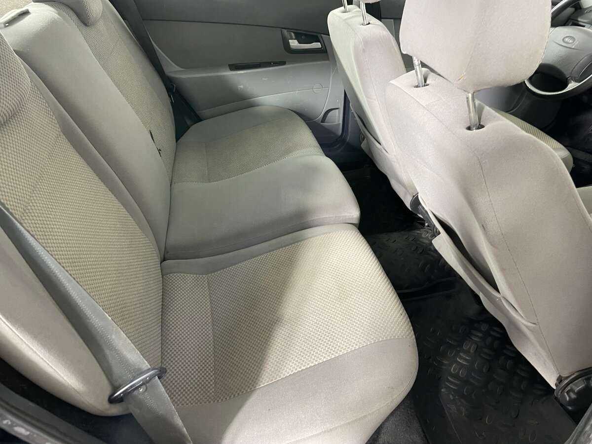 Lada (ВАЗ) Priora с пробегом — 2012 год. Фото: #17