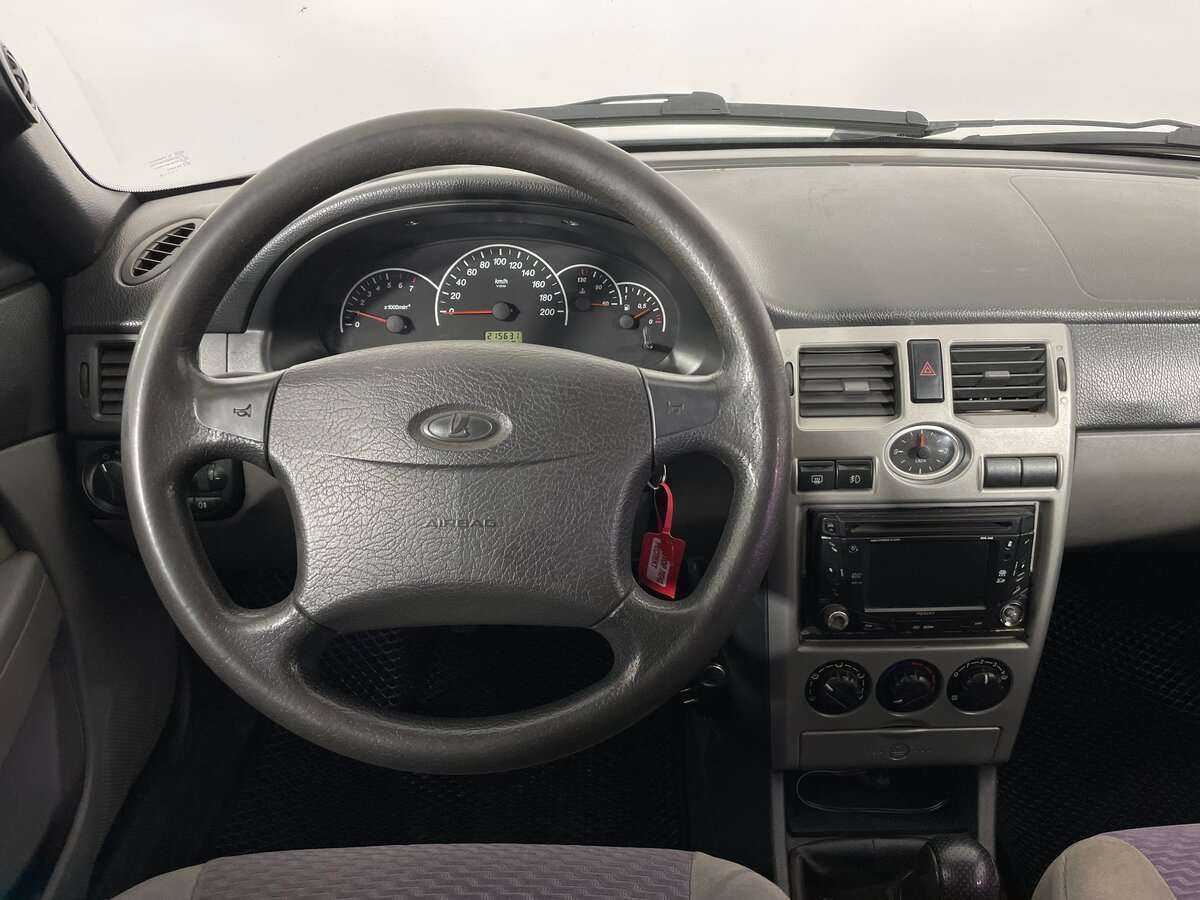 Lada (ВАЗ) Priora с пробегом — 2008 год. Фото: #9