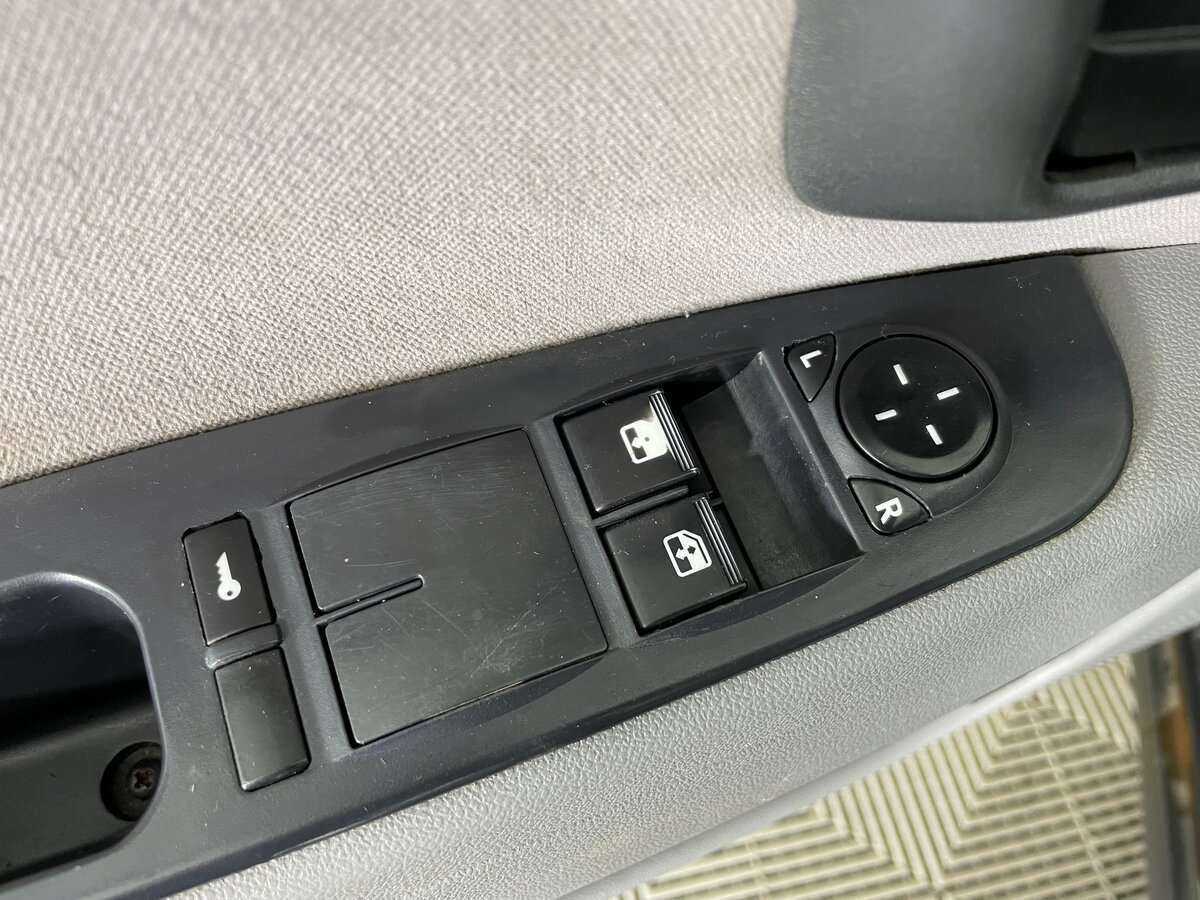 Lada (ВАЗ) Priora с пробегом — 2008 год. Фото: #15