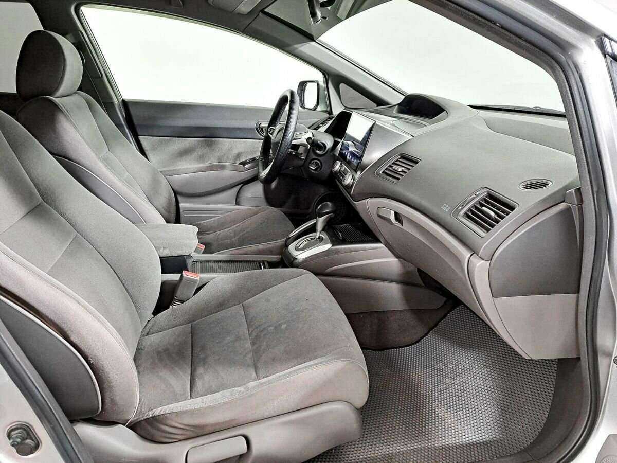 Honda Civic с пробегом — 2008 год. Фото: #8