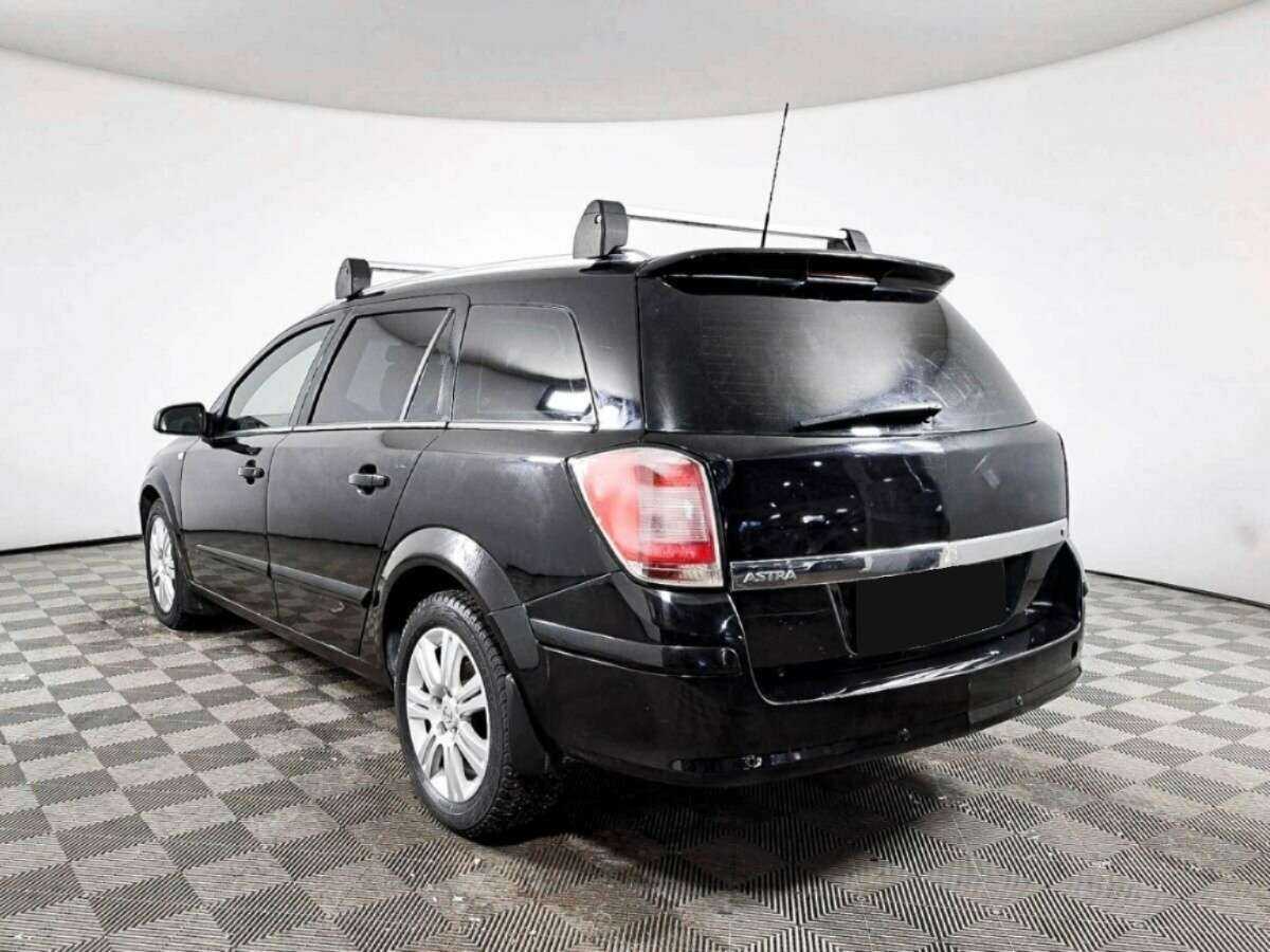 Opel Astra с пробегом — 2008 год. Фото: #6