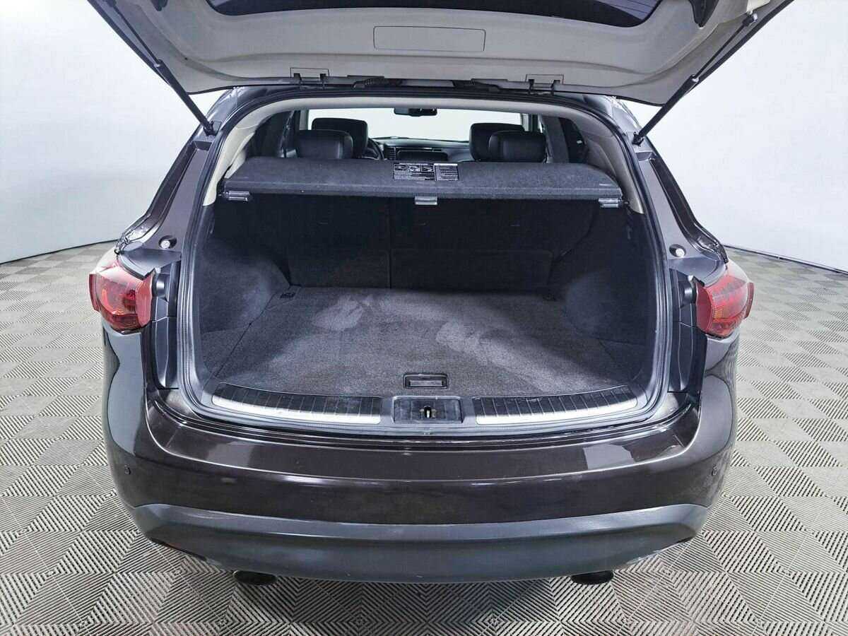 Infiniti FX с пробегом — 2009 год. Фото: #9