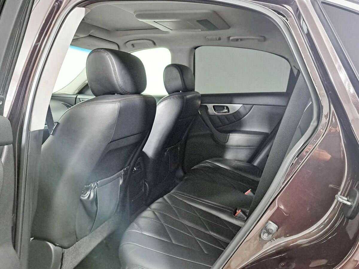 Infiniti FX с пробегом — 2009 год. Фото: #11