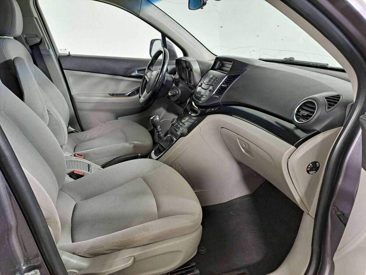 Chevrolet Orlando с пробегом — 2013 год. Фото: #8