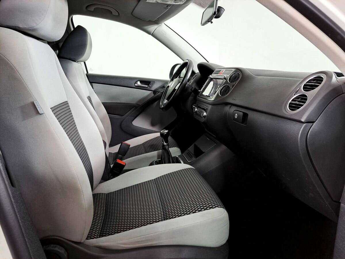 Volkswagen Tiguan с пробегом — 2010 год. Фото: #8