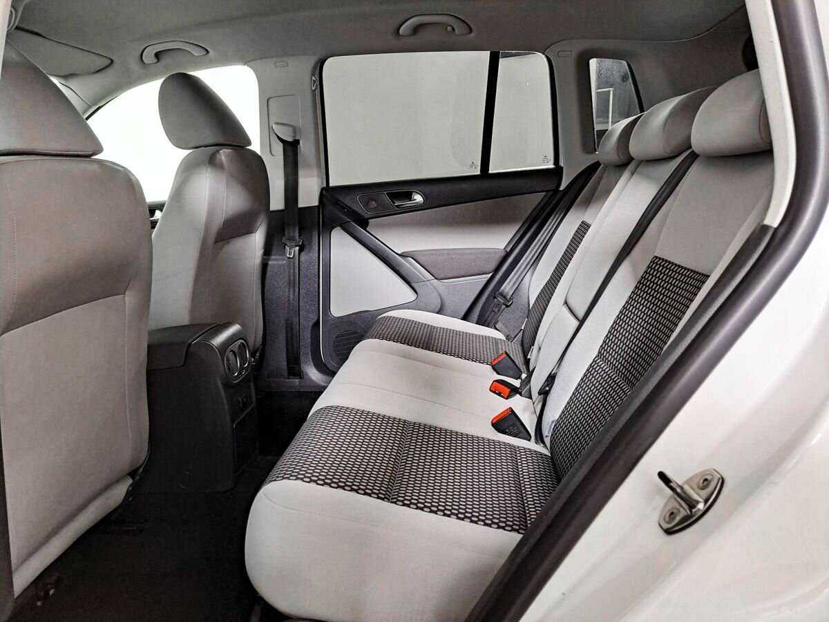 Volkswagen Tiguan с пробегом — 2010 год. Фото: #9
