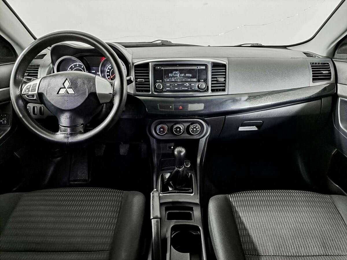 Mitsubishi Lancer с пробегом — 2012 год. Фото: #12