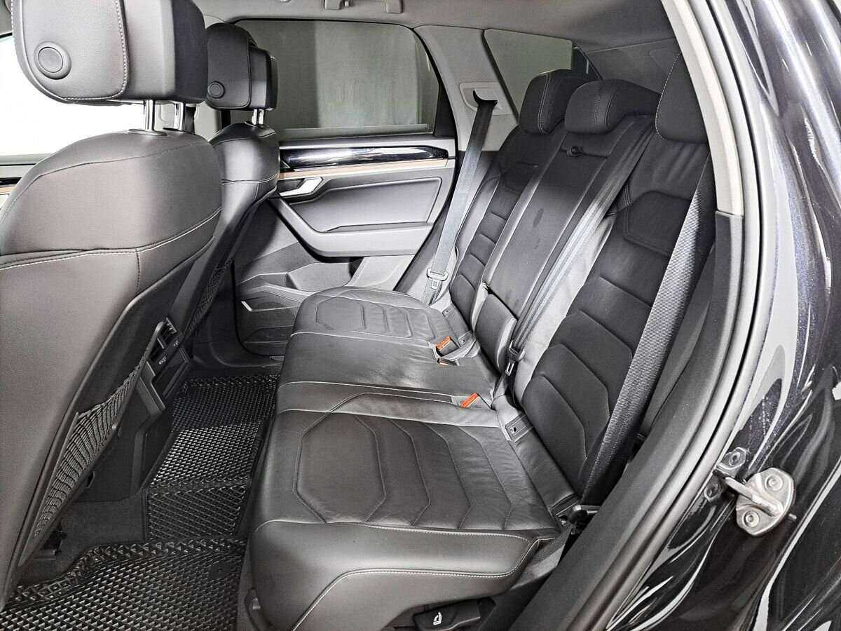 Volkswagen Touareg с пробегом — 2018 год. Фото: #9