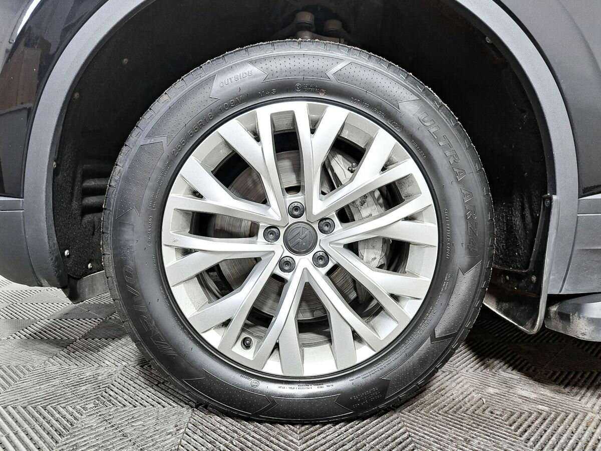 Volkswagen Touareg с пробегом — 2018 год. Фото: #14