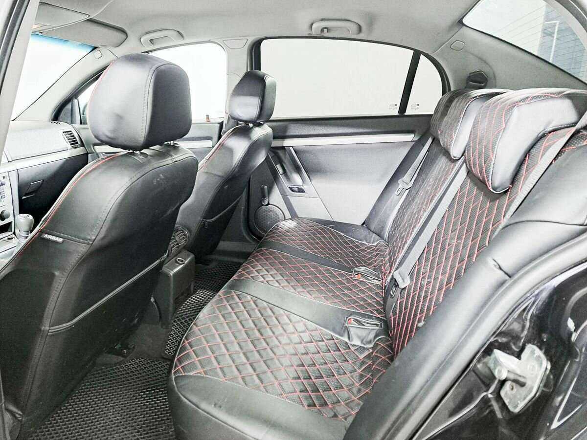 Opel Vectra с пробегом — 2007 год. Фото: #8