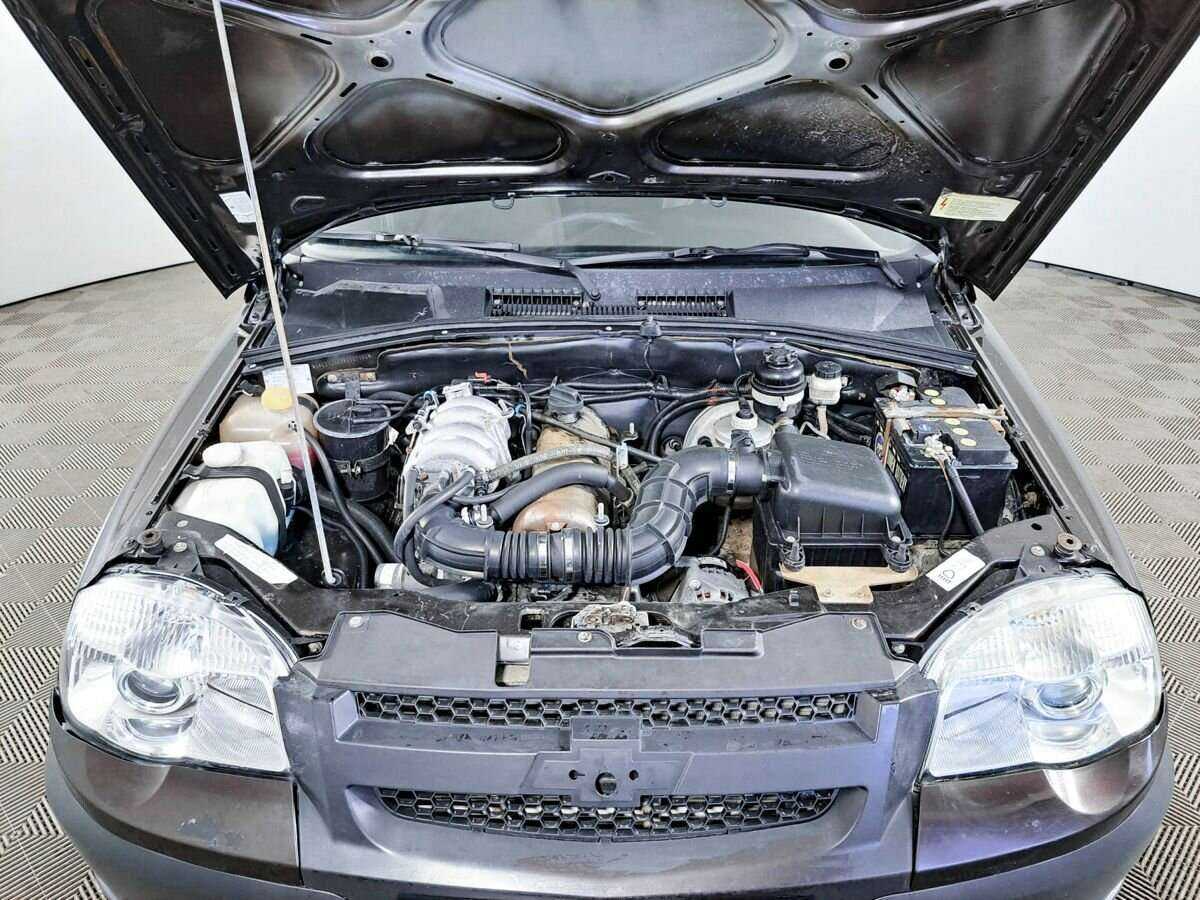 Chevrolet Niva с пробегом — 2011 год. Фото: #8