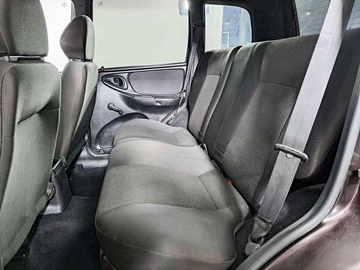 Chevrolet Niva с пробегом — 2011 год. Фото: #11