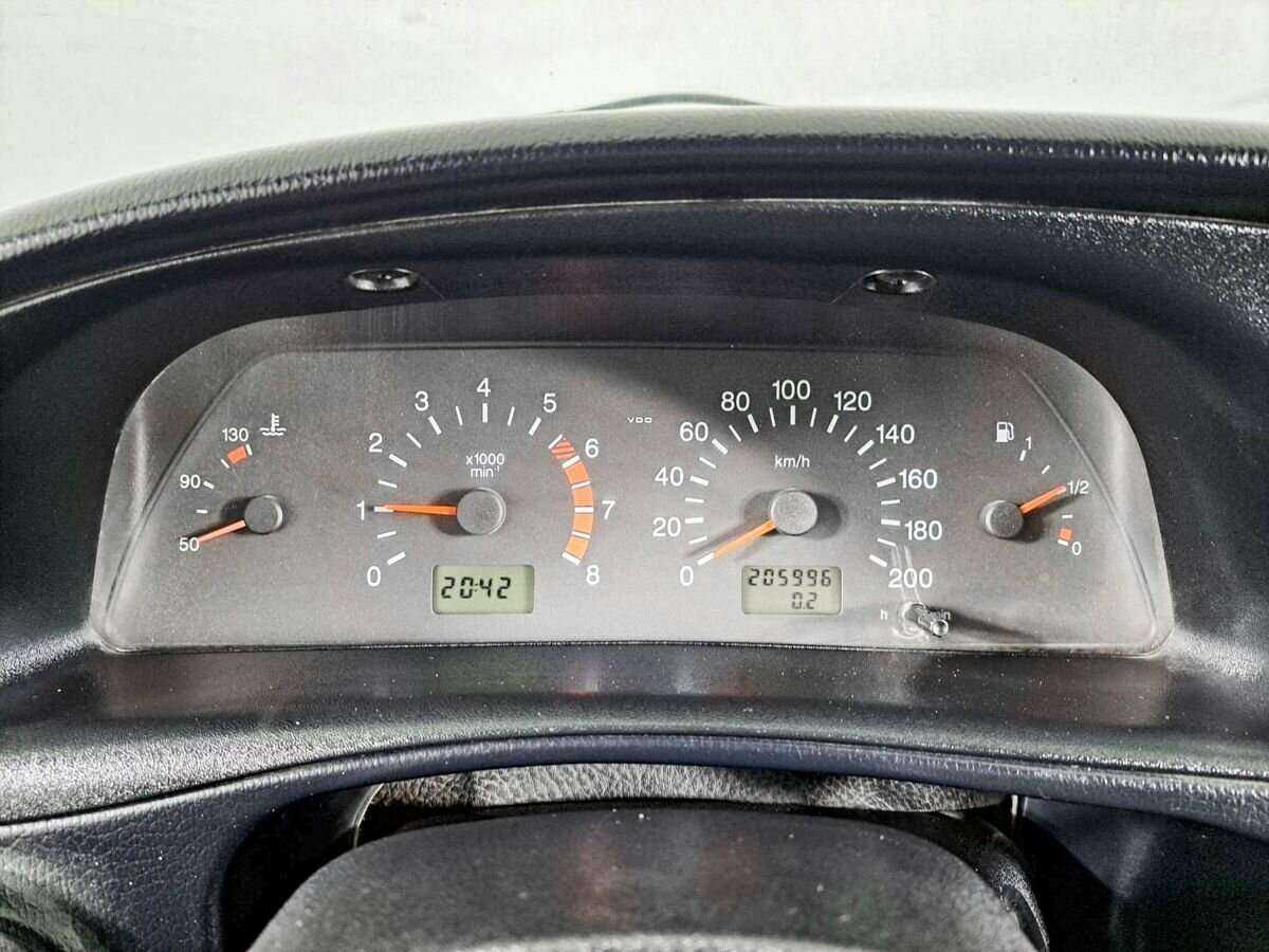 Chevrolet Niva с пробегом — 2011 год. Фото: #12