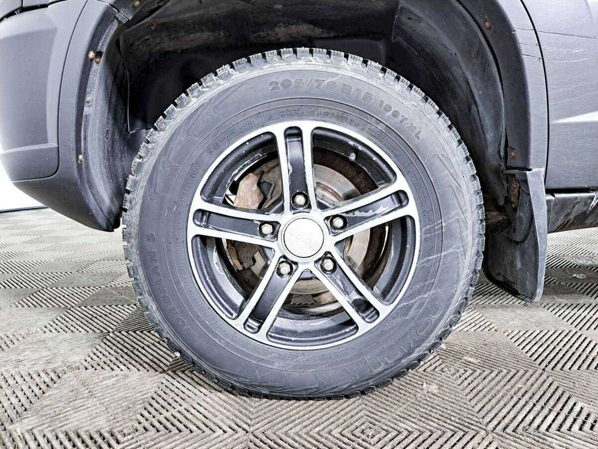 Chevrolet Niva с пробегом — 2011 год. Фото: #17