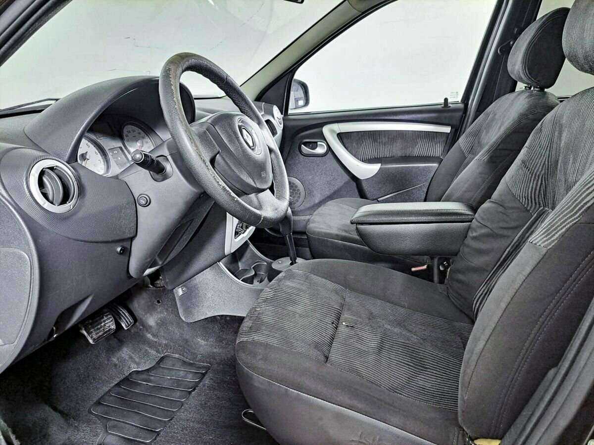 Renault Logan с пробегом — 2011 год. Фото: #13