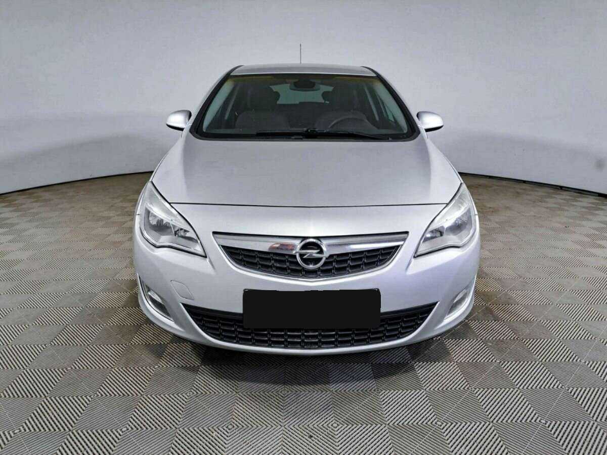 Opel Astra с пробегом — 2011 год. Фото: #1