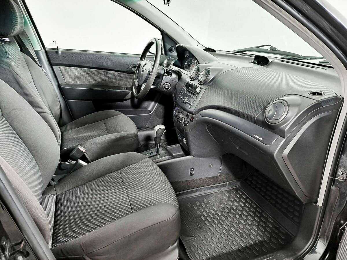 Chevrolet Aveo с пробегом — 2009 год. Фото: #8