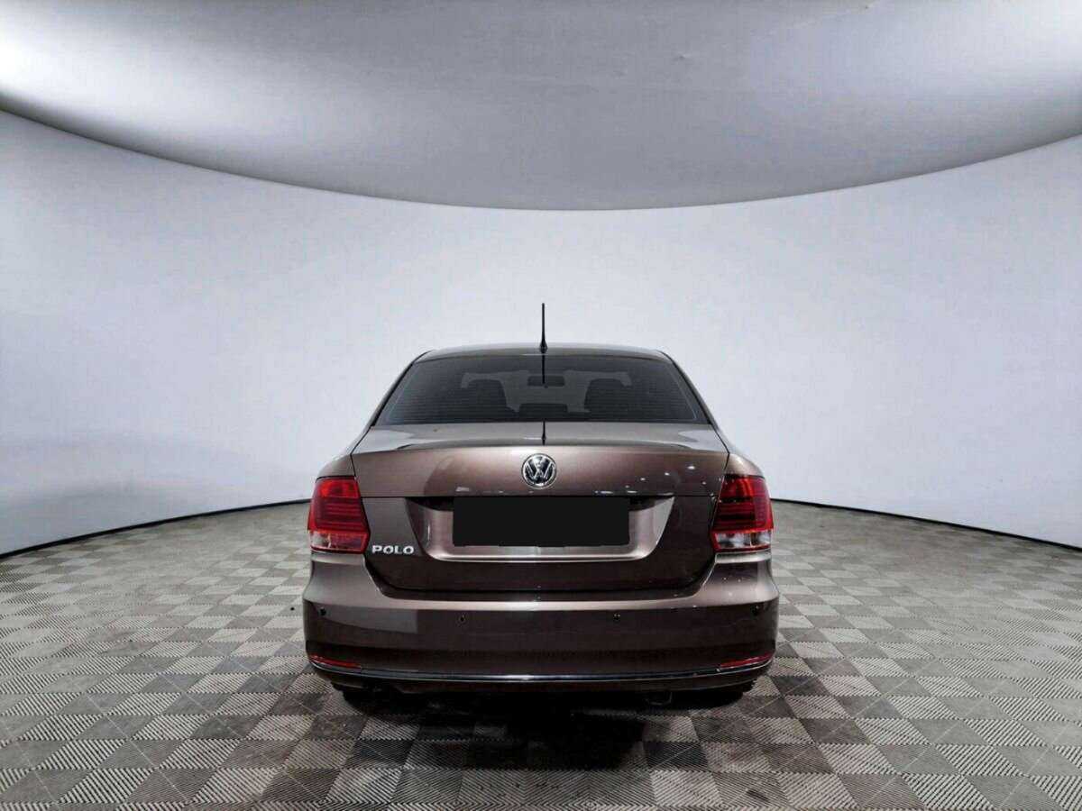 Volkswagen Polo с пробегом — 2016 год. Фото: #5
