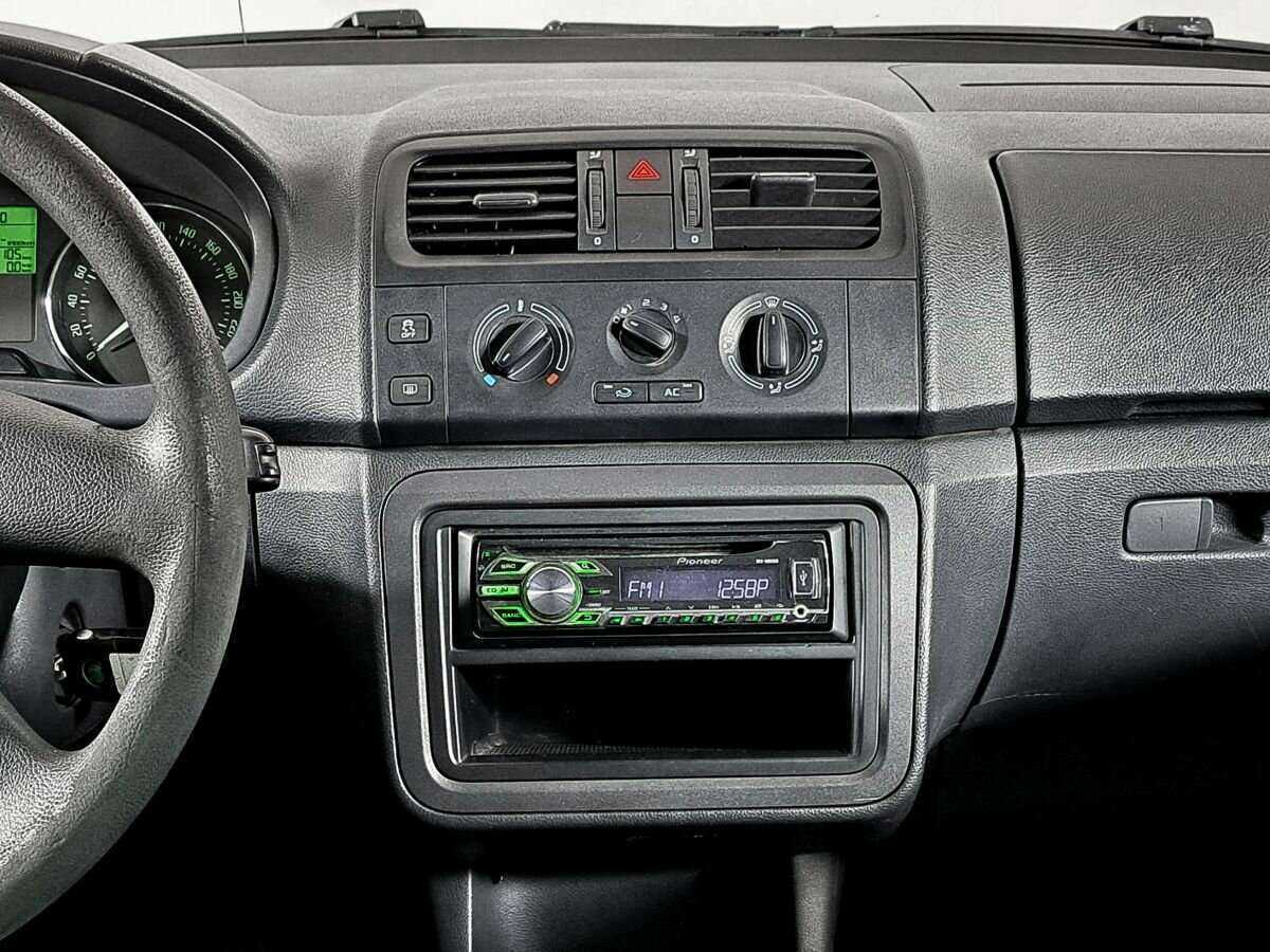 Skoda Roomster с пробегом — 2012 год. Фото: #12