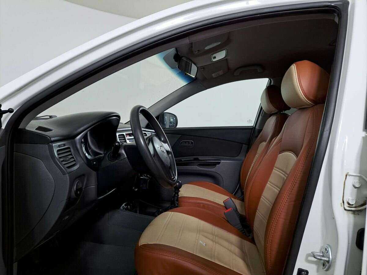 Kia Rio с пробегом — 2011 год. Фото: #13