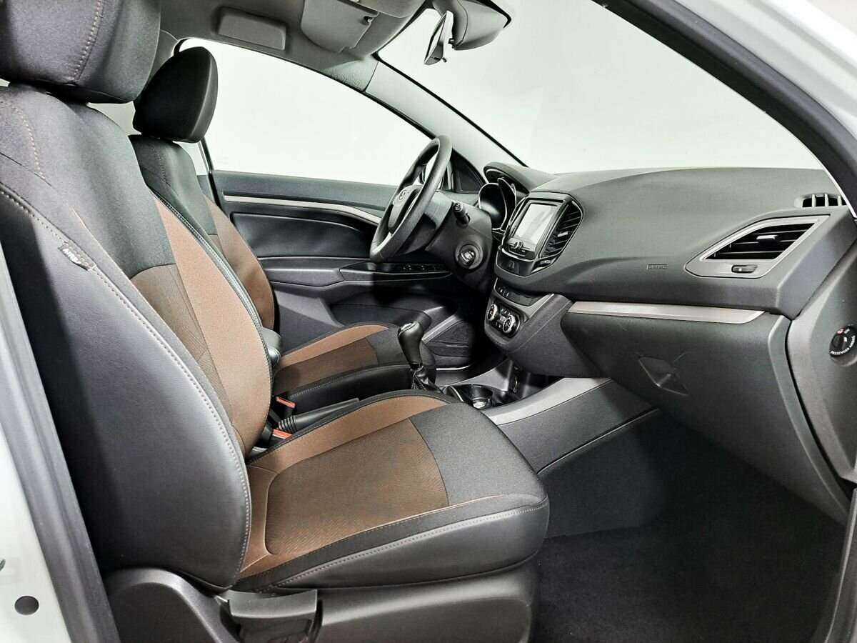 Lada (ВАЗ) Vesta с пробегом — 2018 год. Фото: #8