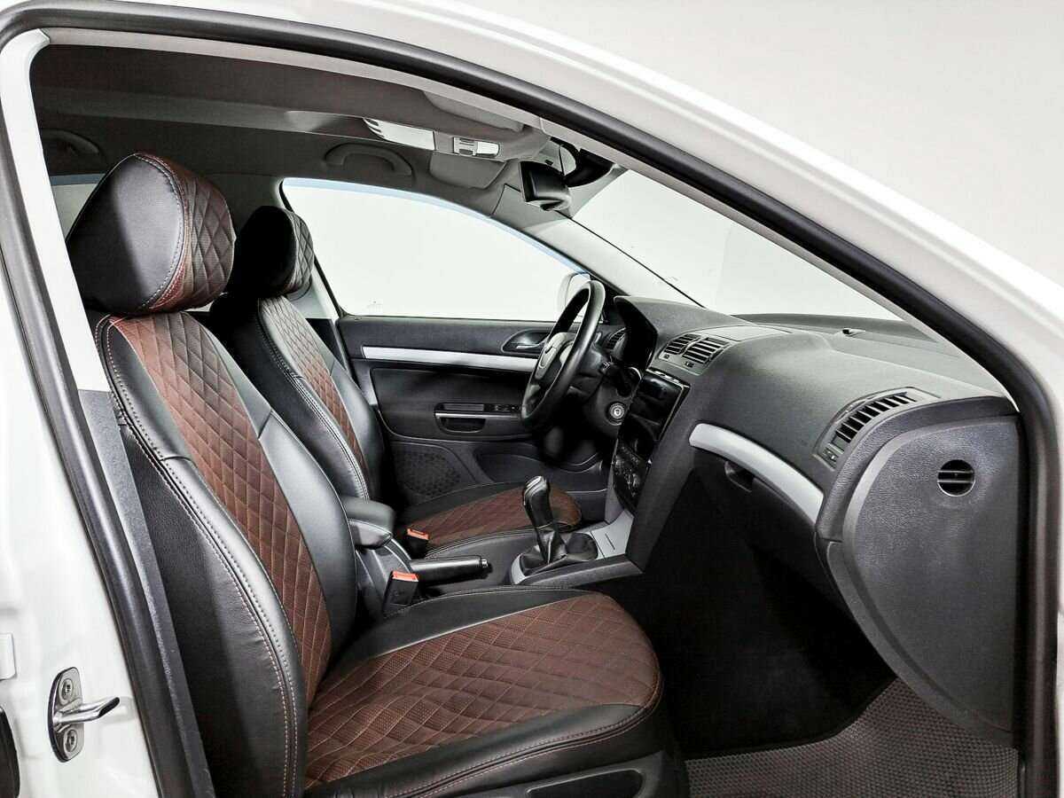 Skoda Octavia с пробегом — 2011 год. Фото: #6