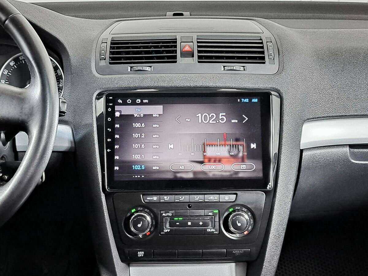 Skoda Octavia с пробегом — 2011 год. Фото: #10