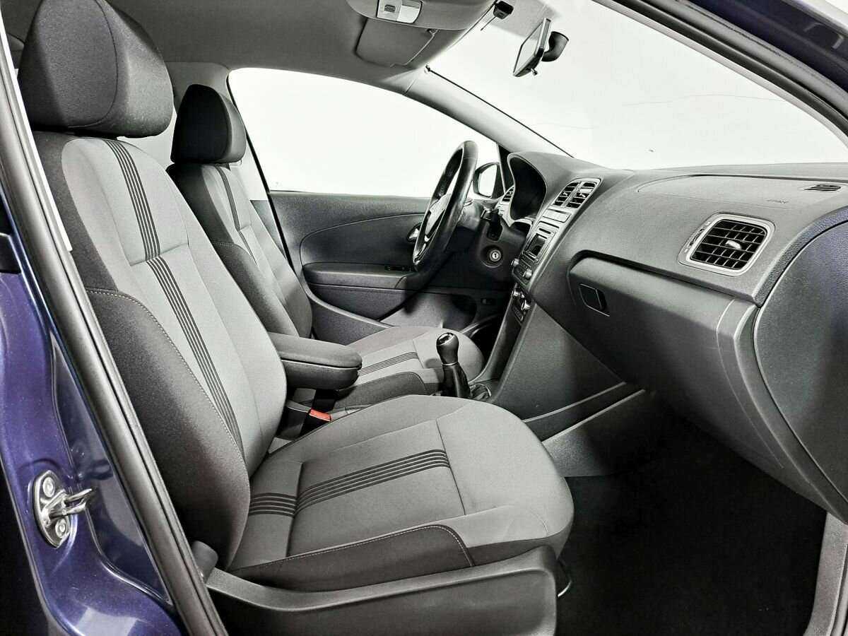 Volkswagen Polo с пробегом — 2016 год. Фото: #6