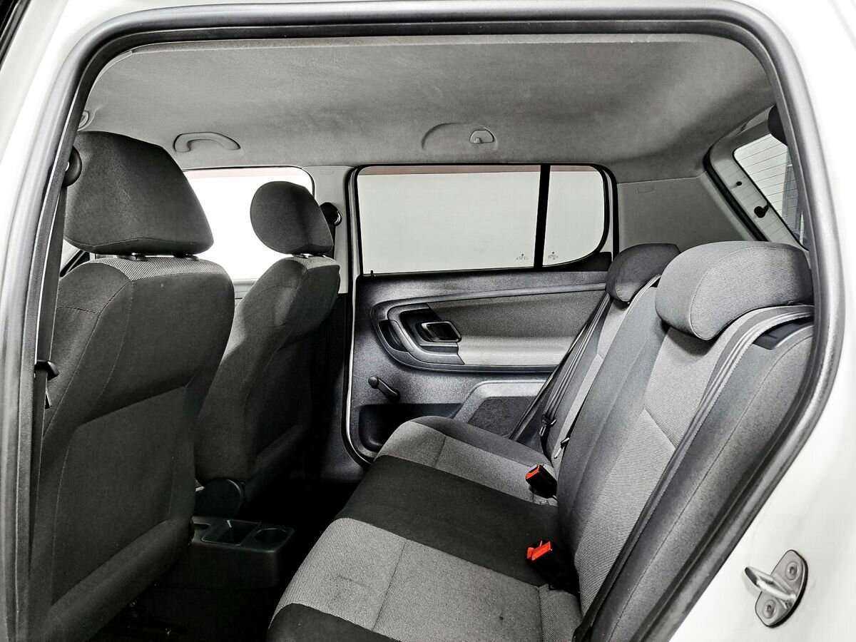 Skoda Fabia с пробегом — 2010 год. Фото: #9