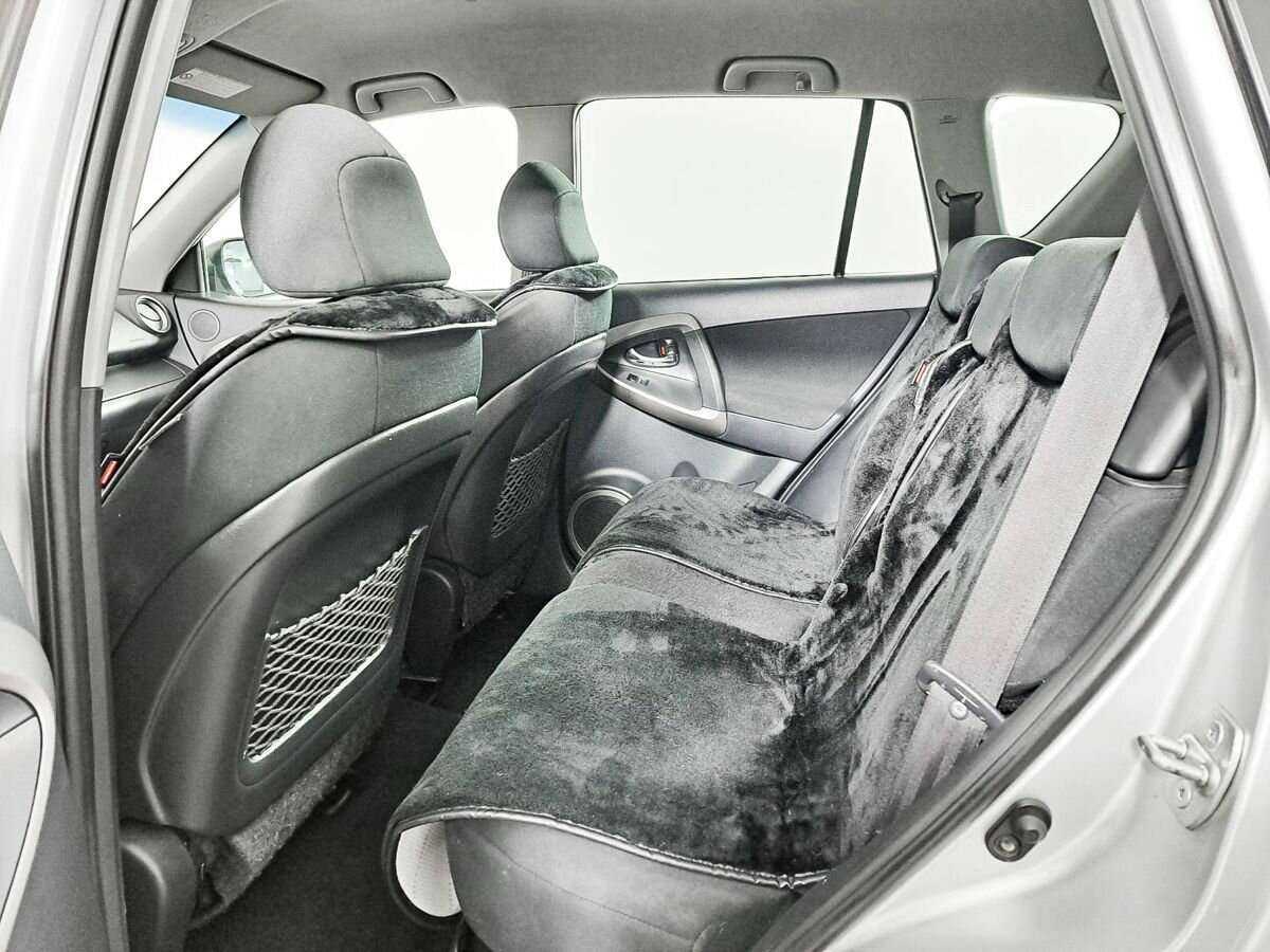 Toyota RAV4 с пробегом — 2006 год. Фото: #9