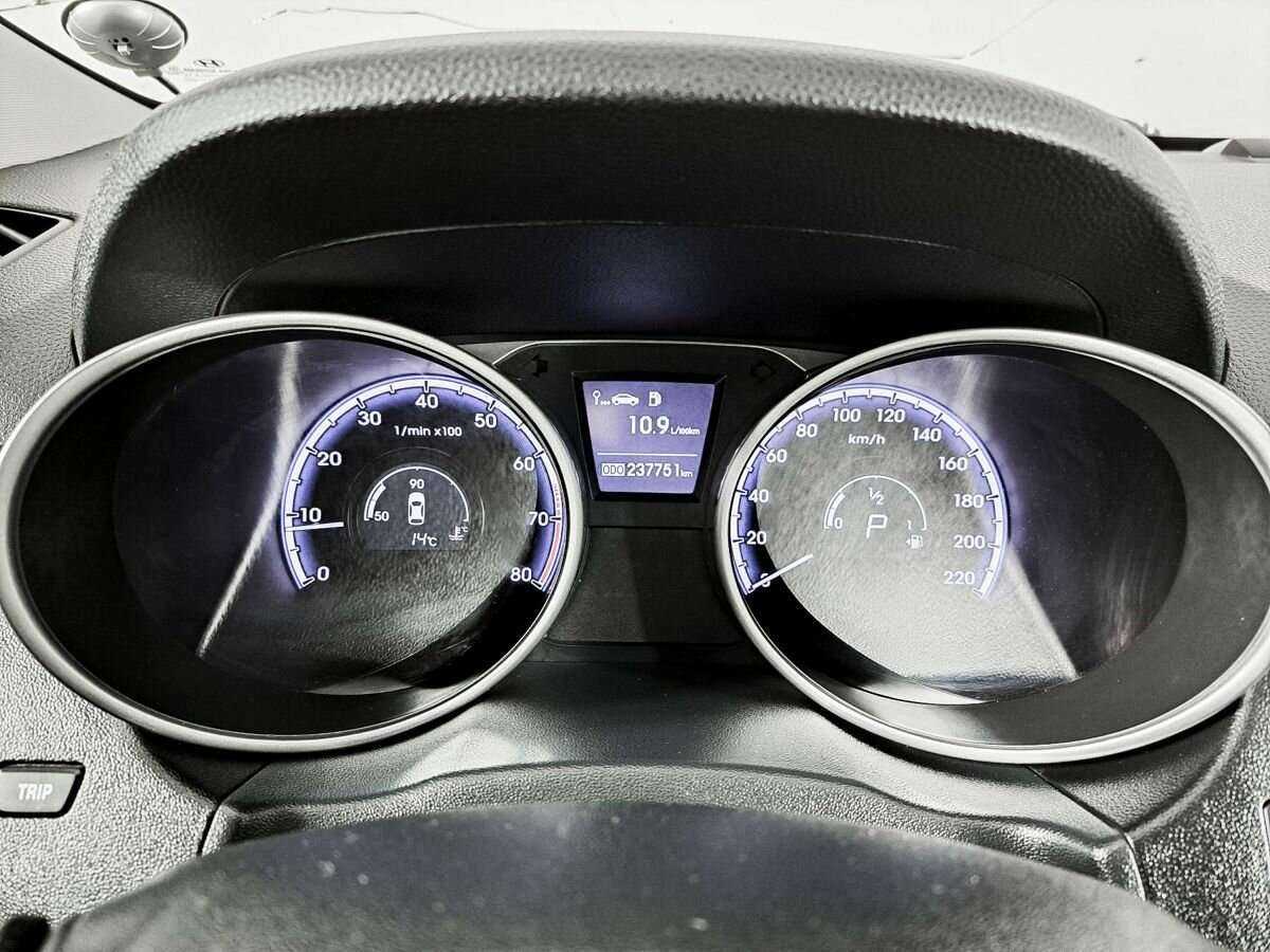 Hyundai ix35 с пробегом — 2011 год. Фото: #10