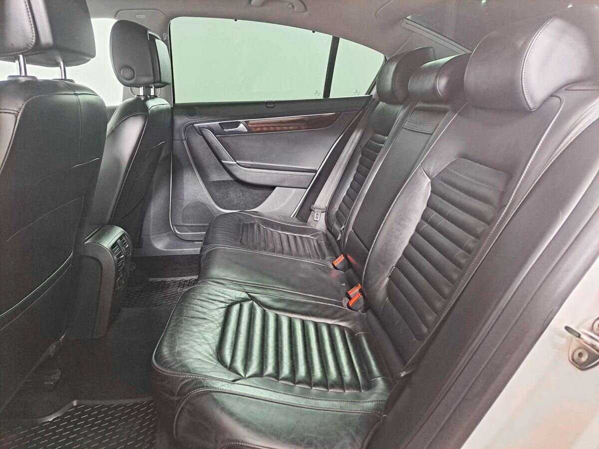 Volkswagen Passat с пробегом — 2011 год. Фото: #9