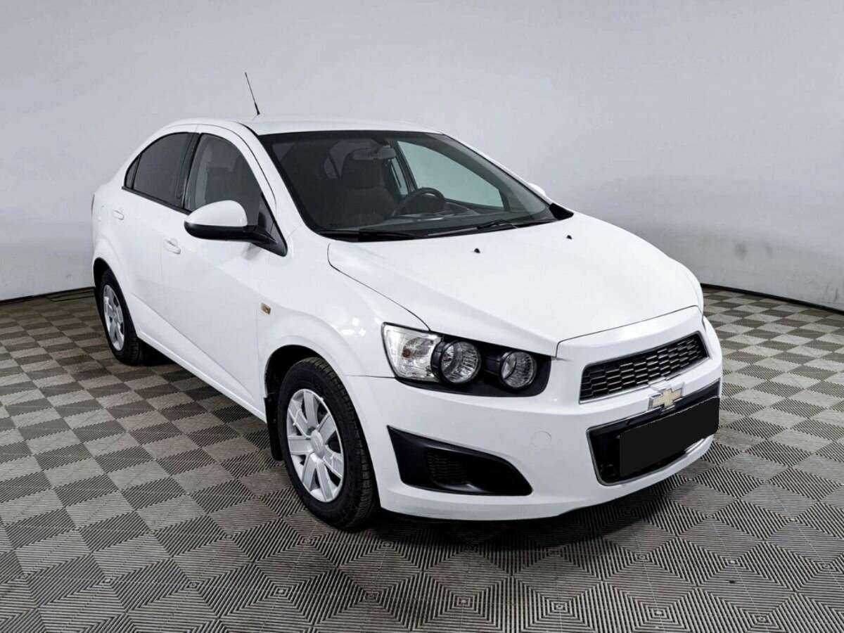Chevrolet Aveo с пробегом — 2013 год. Фото: #2