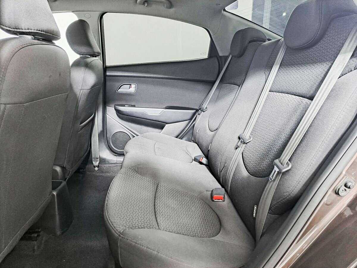 Kia Rio с пробегом — 2015 год. Фото: #8