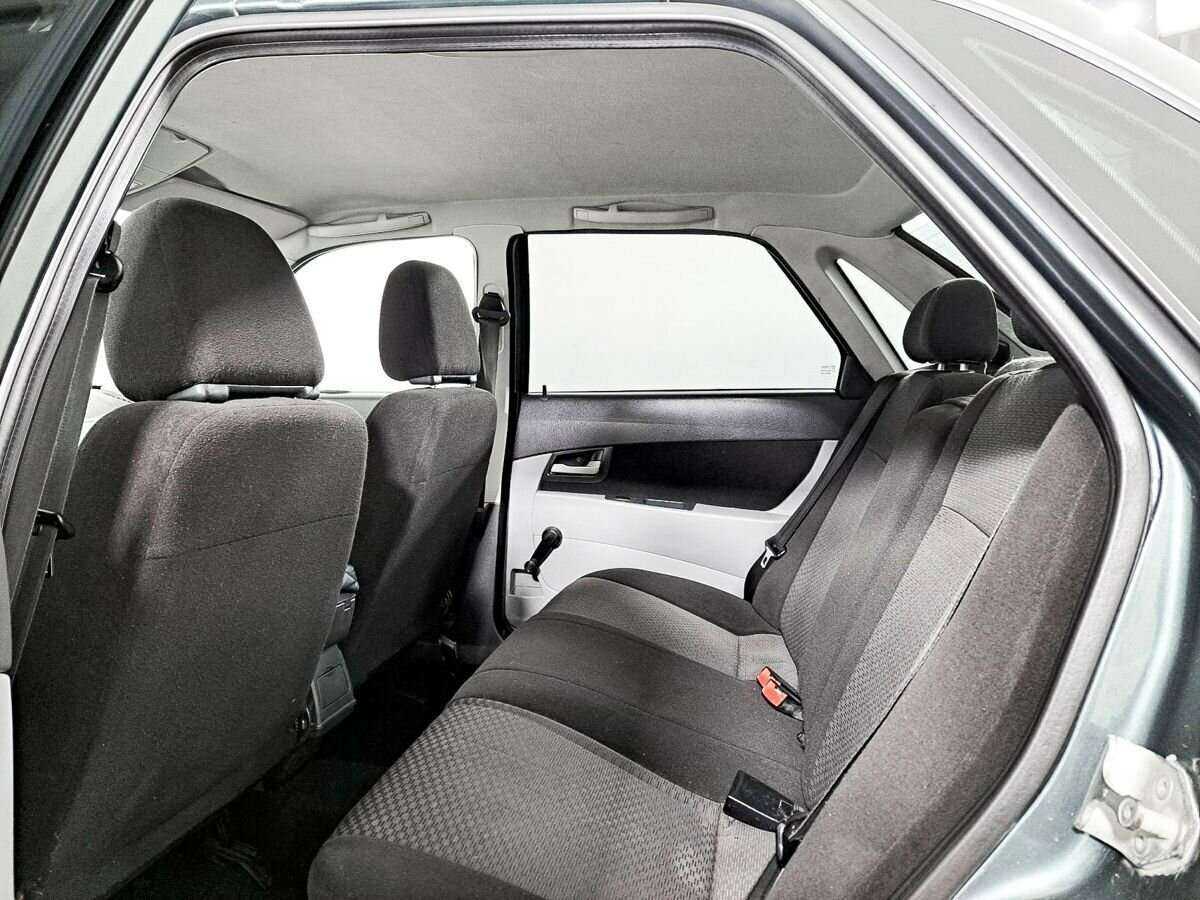 Lada (ВАЗ) Priora с пробегом — 2011 год. Фото: #8