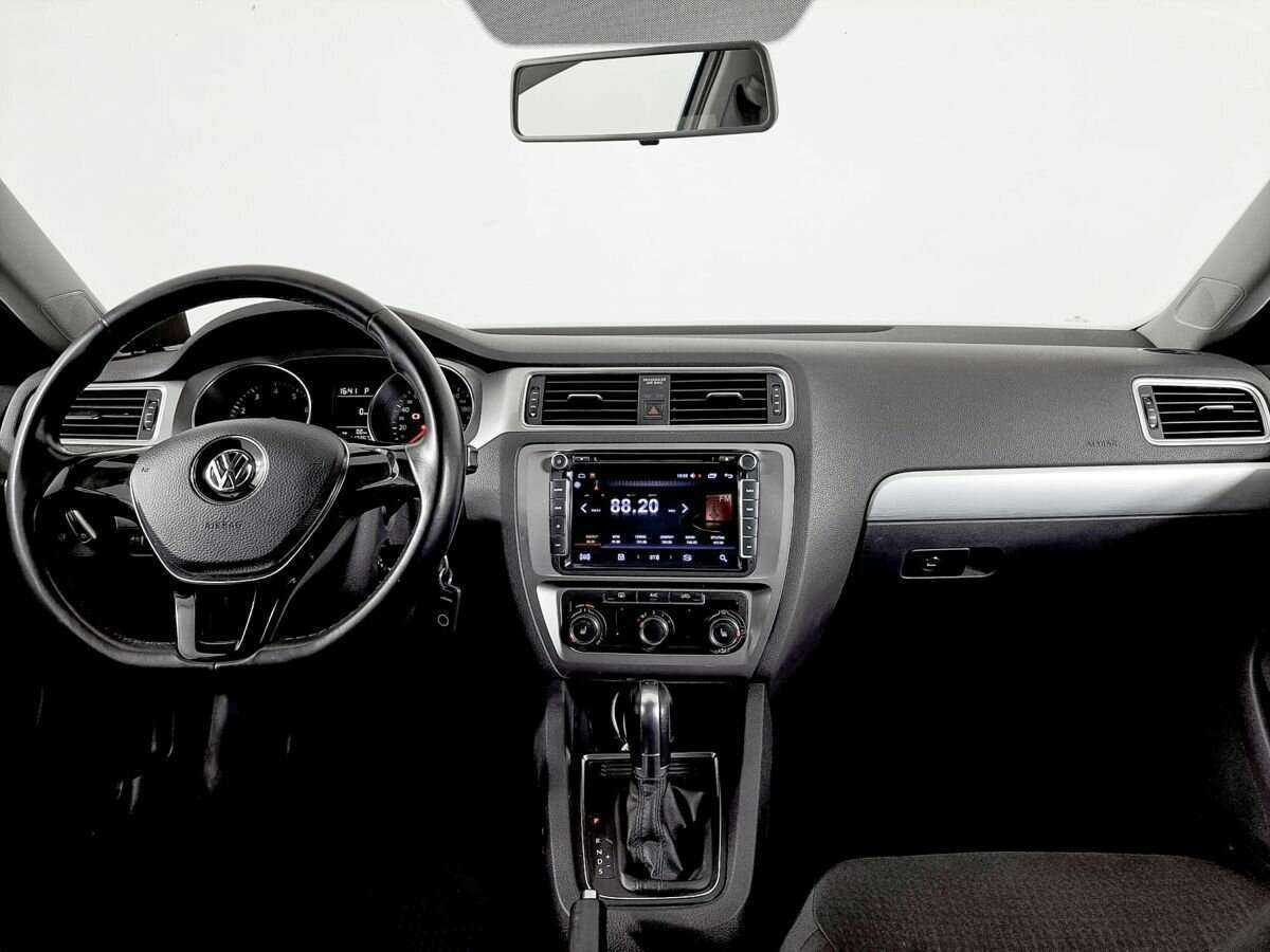 Volkswagen Jetta с пробегом — 2018 год. Фото: #10