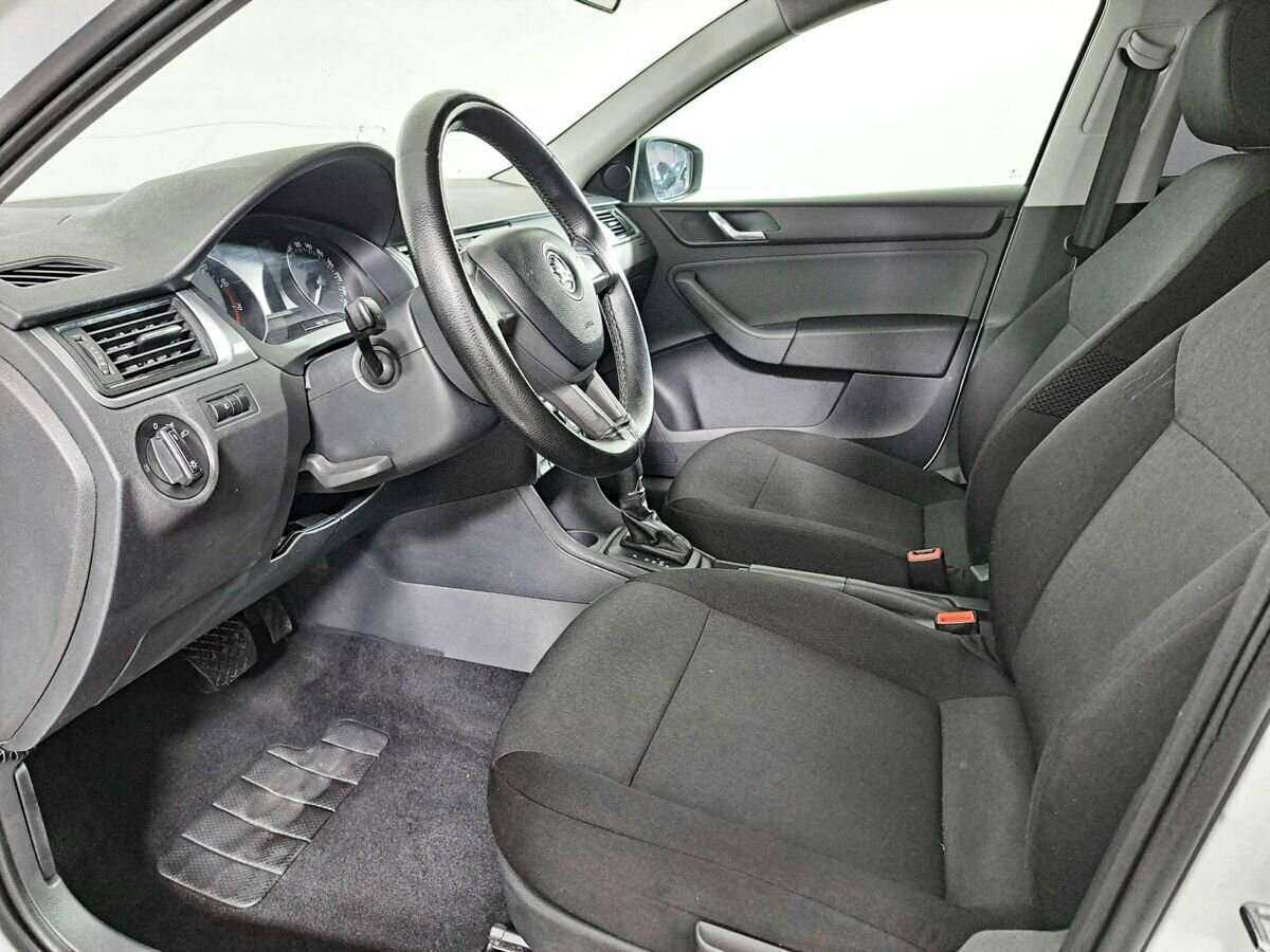 Skoda Rapid с пробегом — 2017 год. Фото: #15