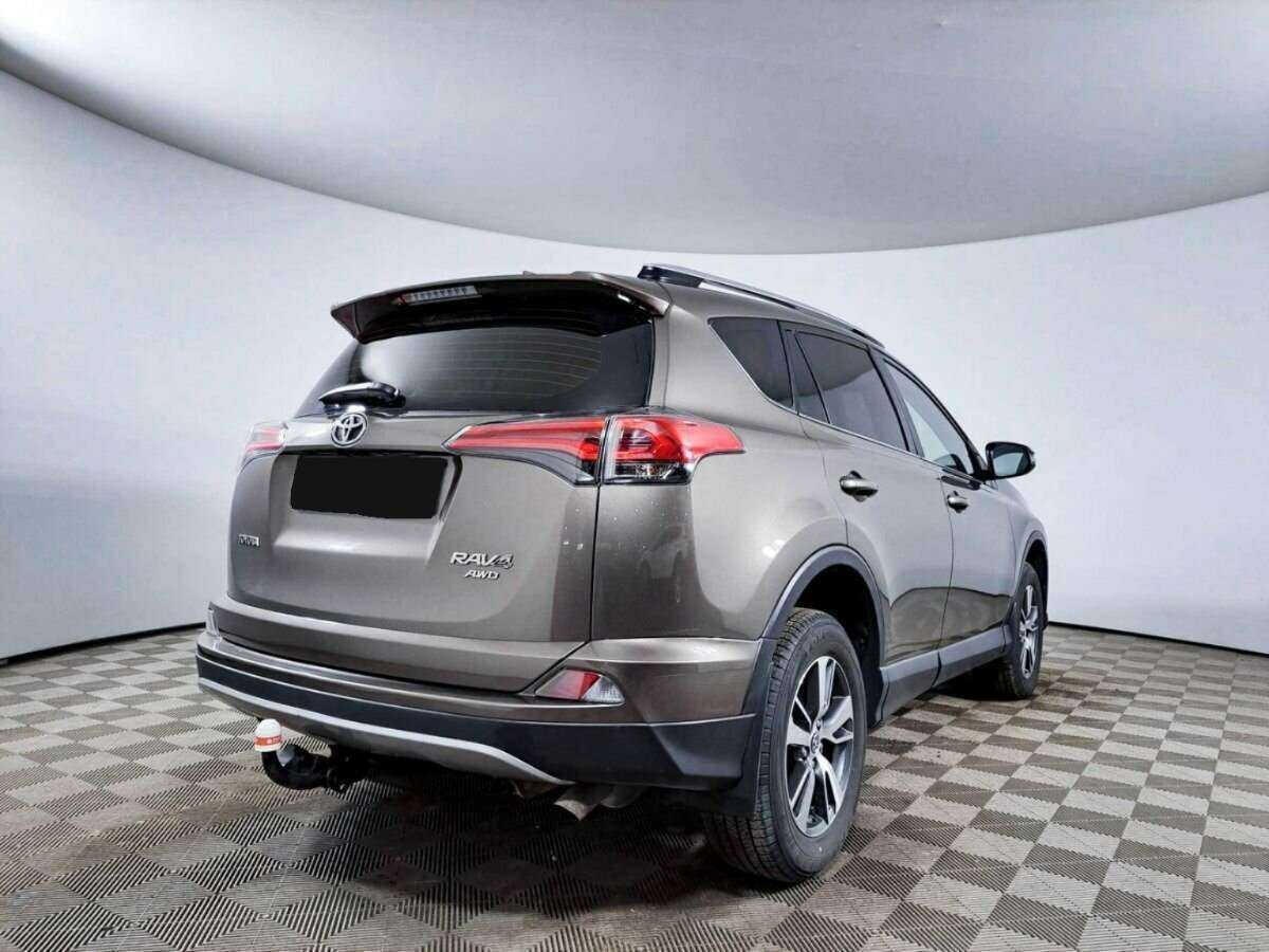 Toyota RAV4 с пробегом — 2019 год. Фото: #4