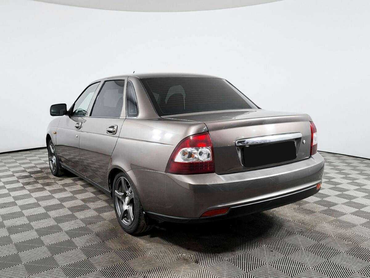 Lada (ВАЗ) Priora с пробегом — 2015 год. Фото: #4