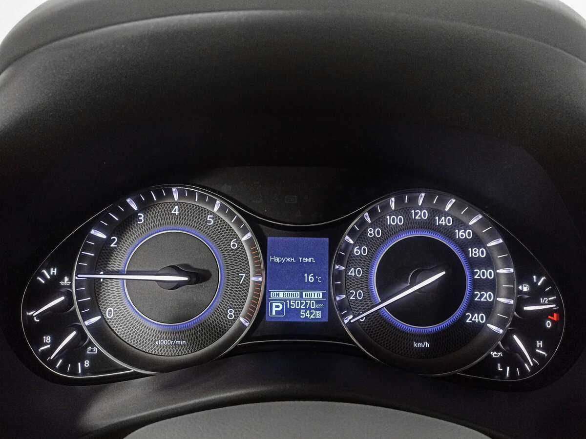 Infiniti QX80 с пробегом — 2016 год. Фото: #12