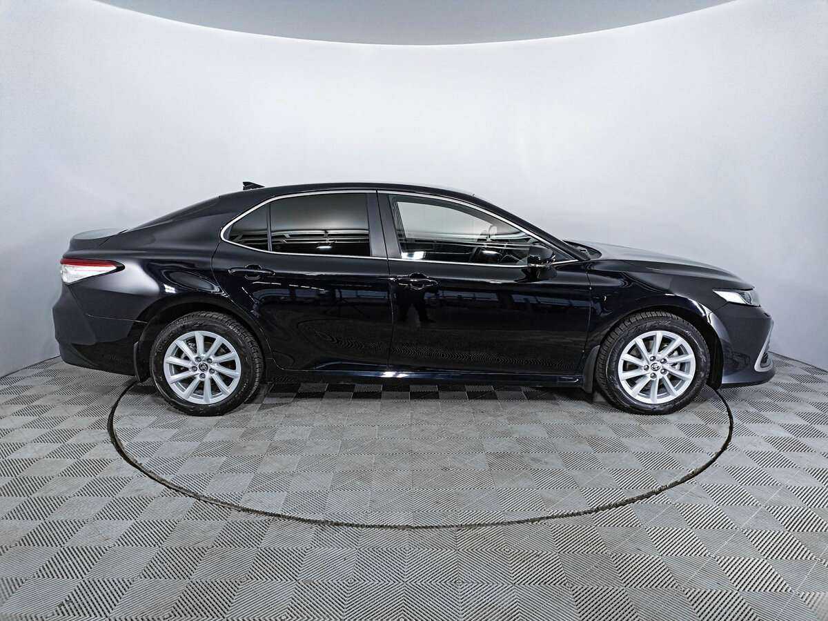 Toyota Camry с пробегом — 2021 год. Фото: #3