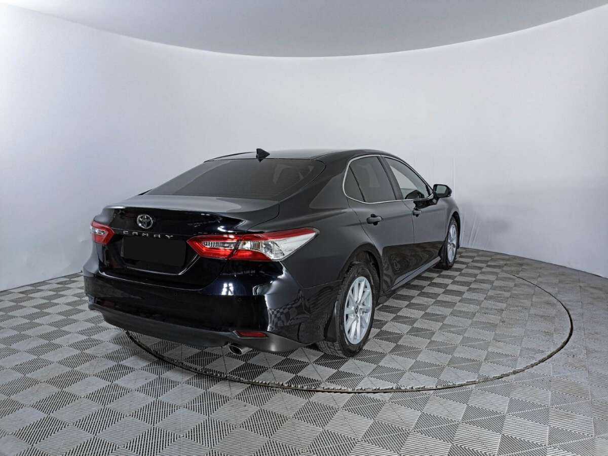 Toyota Camry с пробегом — 2021 год. Фото: #4
