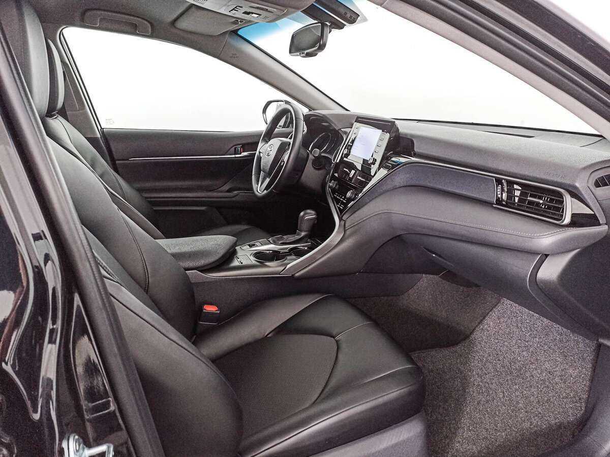 Toyota Camry с пробегом — 2021 год. Фото: #8
