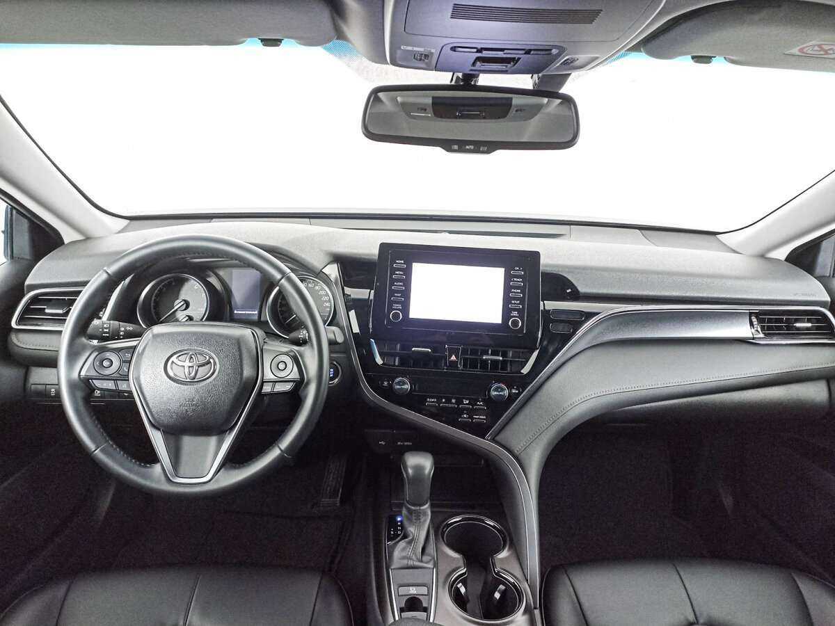 Toyota Camry с пробегом — 2021 год. Фото: #11