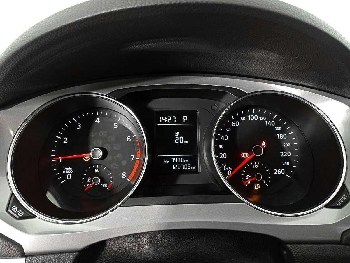 Volkswagen Jetta с пробегом — 2018 год. Фото: #11