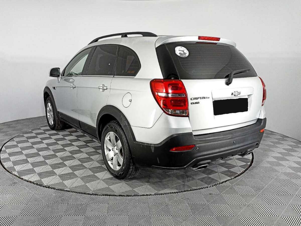 Chevrolet Captiva с пробегом — 2015 год. Фото: #6